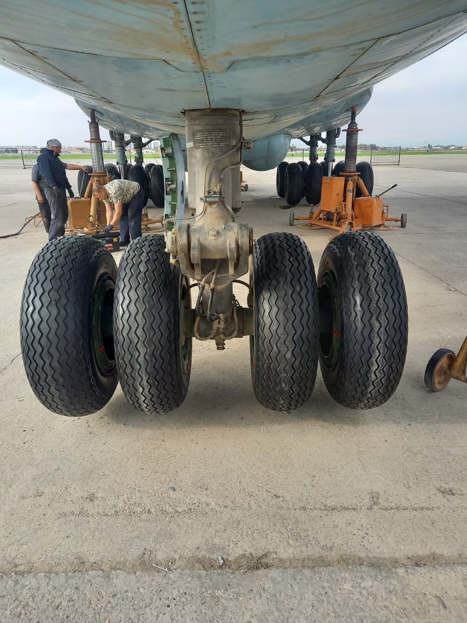 Service  of the  aircraft chassis
