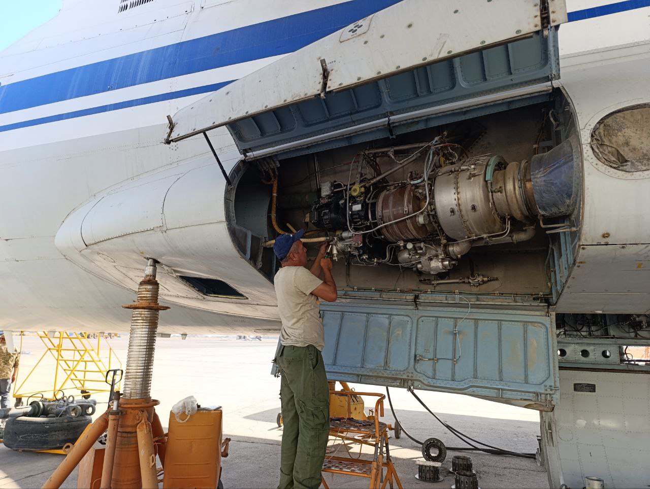 Maintenance of the APU